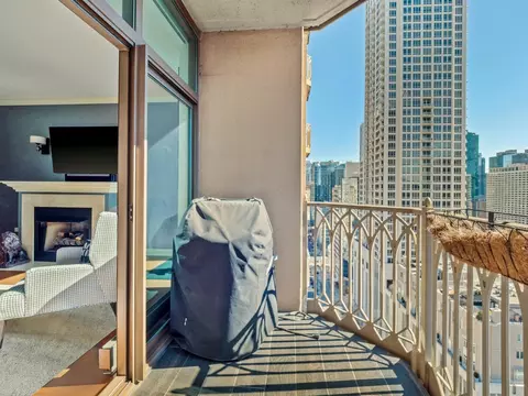 Exterior - 21 E Huron St #2302, Chicago, IL 60611 photo 4 of 12