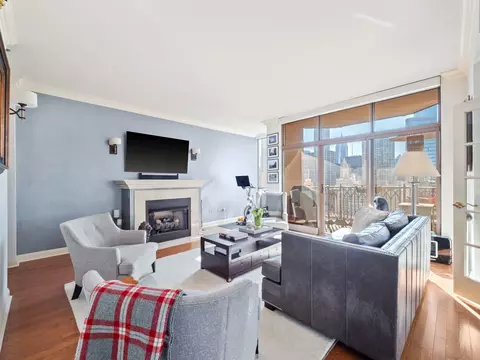 Living - 21 E Huron St #2302, Chicago, IL 60611 photo 1 of 6