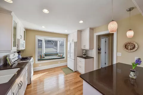 Kitchen - 515 E Prairie Ave, Wheaton, IL 60187 photo 3 of 3