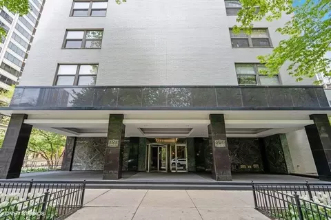1445 N State Pkwy #2106, Chicago, IL 60610