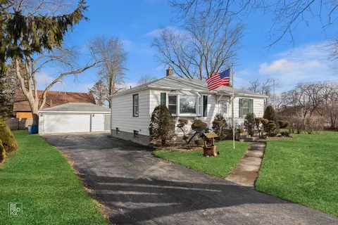 808 Coales Rd, Chicago Heights, IL 60411