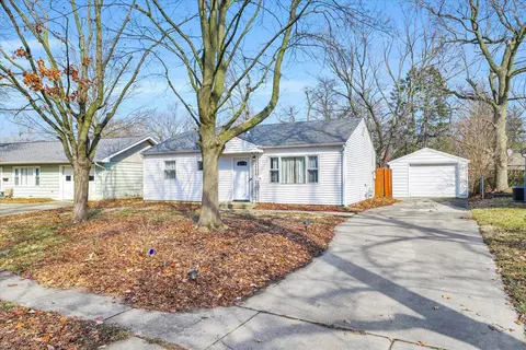 1206 E Pennsylvania Ave, Urbana, IL 61801
