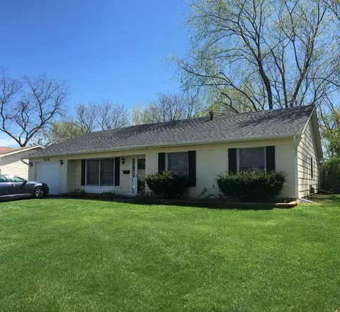 539 Surryse Rd, Lake Zurich, IL 60047