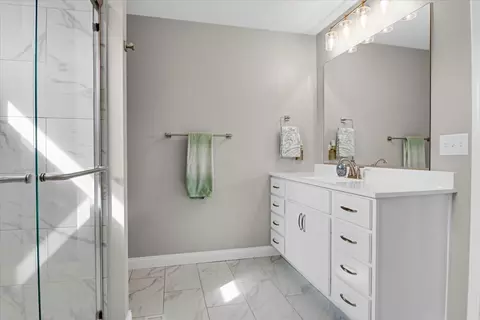 Bath - 311 Bobwhite Way, Normal, IL 61761 photo 3 of 4