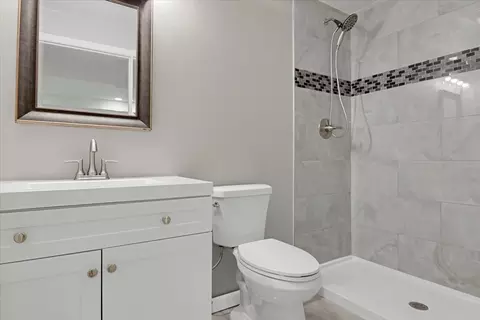 Bath - 311 Bobwhite Way, Normal, IL 61761 photo 4 of 4