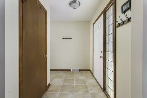 Entry Way - 846 N Eagle St, Naperville, IL 60563 photo 1 of 2