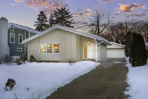 Exterior - 846 N Eagle St, Naperville, IL 60563 photo 5 of 5