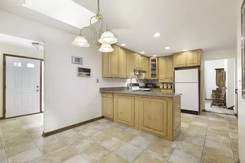 Kitchen - 846 N Eagle St, Naperville, IL 60563 photo 3 of 6