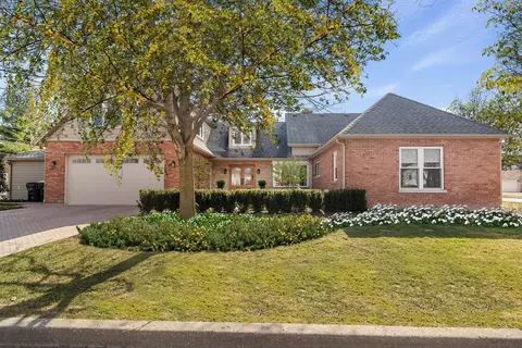315 W Vine St, Arlington Heights, IL 60004