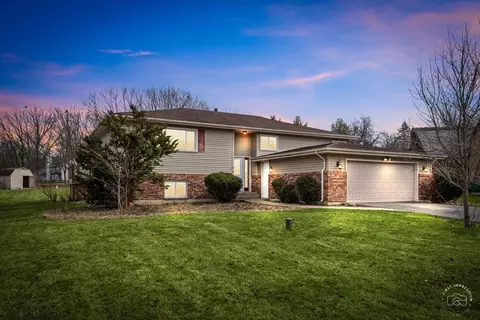 5 N087 Mary Ct, Saint Charles, IL 60175