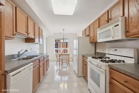 Kitchen - 190 N Milwaukee Ave #706, Wheeling, IL 60090 photo 1 of 1
