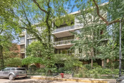 432 W Grant Pl #2E, Chicago, IL 60614