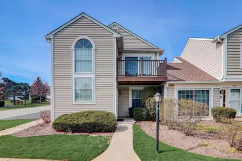 401 Le Parc Cir, Buffalo Grove, IL 60089