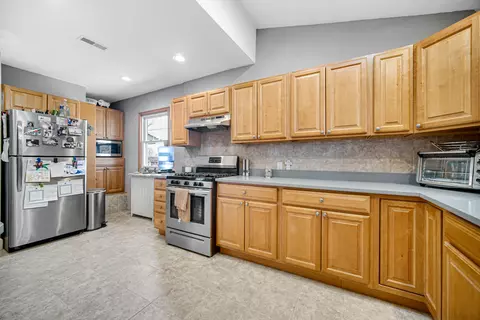 Kitchen - 1331 E Division St, Lockport, IL 60441 photo 1 of 3
