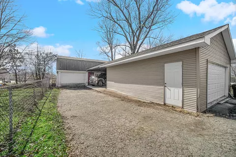 Exterior - 1331 E Division St, Lockport, IL 60441 photo 4 of 7