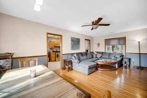 Living - 1331 E Division St, Lockport, IL 60441 photo 3 of 4