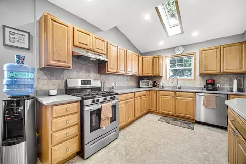 Kitchen - 1331 E Division St, Lockport, IL 60441 photo 2 of 3