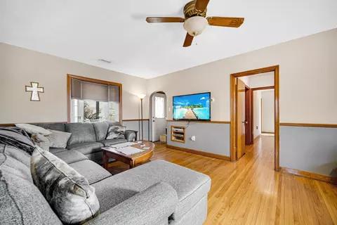 Living - 1331 E Division St, Lockport, IL 60441 photo 1 of 4