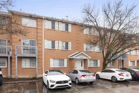 1344 S Lorraine Rd #E, Wheaton, IL 60189