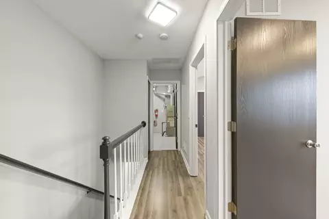 Entry Way - 1344 S Lorraine Rd #E, Wheaton, IL 60189 photo 2 of 2