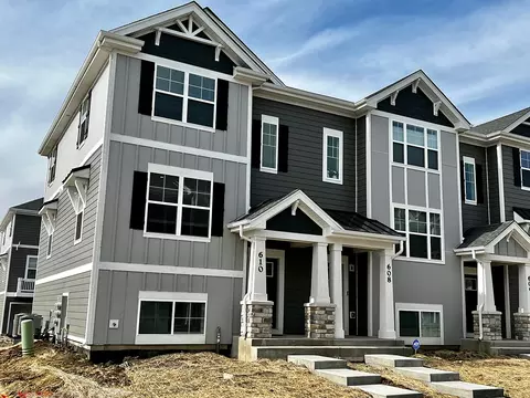 610 Acadia Ave, Mundelein, IL 60060