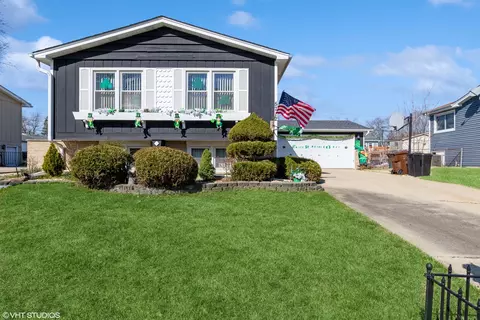 5712 Victoria Dr, Oak Forest, IL 60452