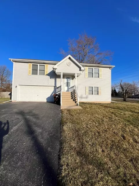 3212 S Cherry Ave, Mchenry, IL 60051
