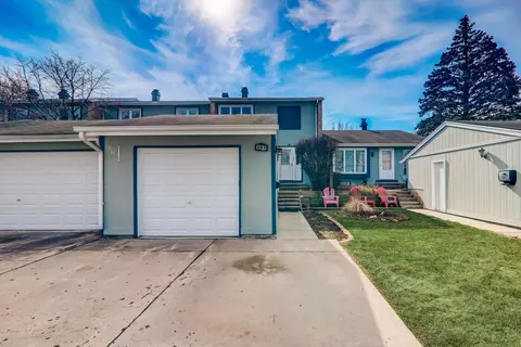 194 Applewood Ln, Bloomingdale, IL 60108