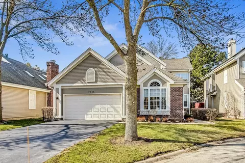 2016 N Evergreen Ave, Arlington Heights, IL 60004