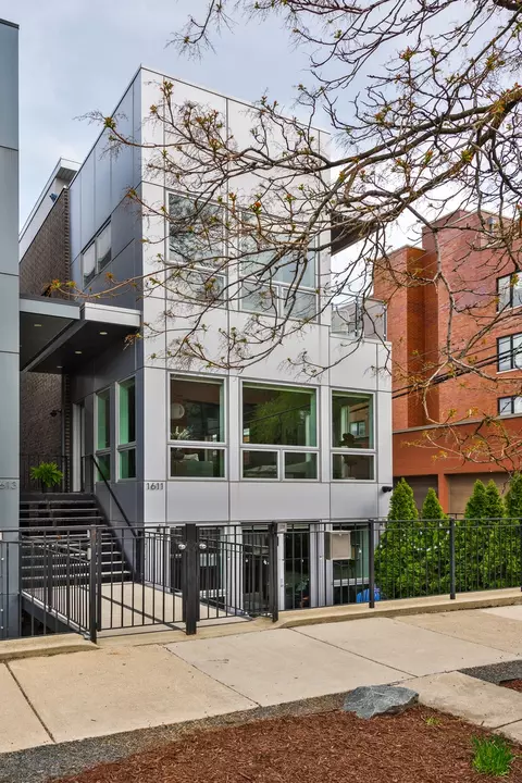 1611 N Honore St, Chicago, IL 60622