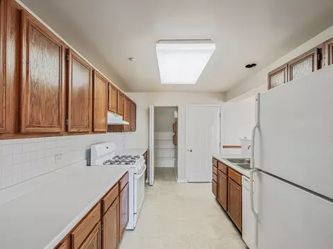 Kitchen - 1644 Cayman Ct #1, Bartlett, IL 60103 photo 1 of 3