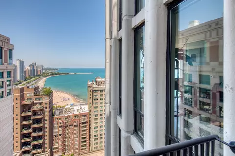 View/Area - 200 E Delaware Pl #31A, Chicago, IL 60611 photo 2 of 4