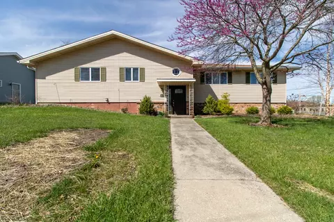 601 Grandview Dr, Normal, IL 61761