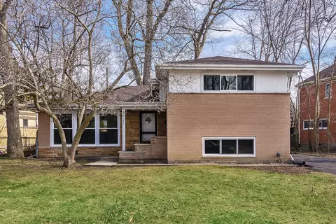 8927 Pottawattami Dr, Skokie, IL 60076
