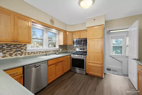 397 N Commonwealth Ave, Elgin, IL 60123 photo 5