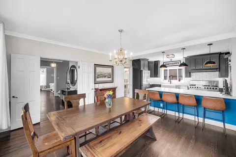 Dining - 9400 S Pleasant Ave, Chicago, IL 60643 photo 1 of 3