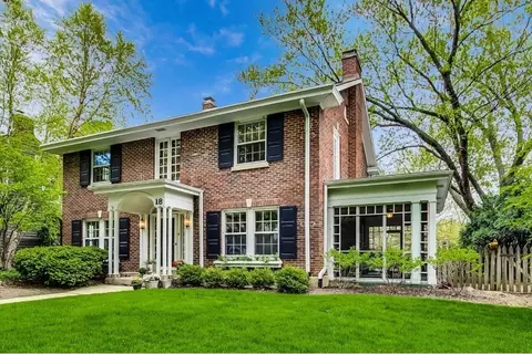 18 S Columbia St, Naperville, IL 60540