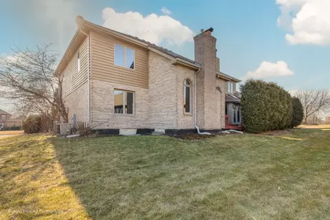 Exterior - 3331 Santa Fe Trl, Olympia Fields, IL 60461 photo 6 of 9