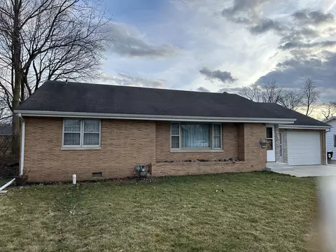 605 E Washington St, Le Roy, IL 61752