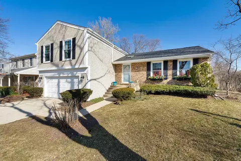 1379 Logsdon Ln, Buffalo Grove, IL 60089