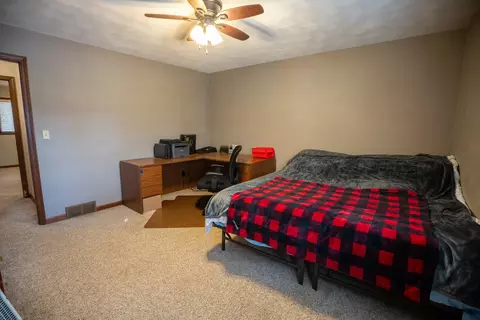 Bedroom - 15692 E Timberlane Dr, Davis Junction, IL 61020 photo 2 of 5