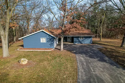 Exterior - 15692 E Timberlane Dr, Davis Junction, IL 61020 photo 10 of 26