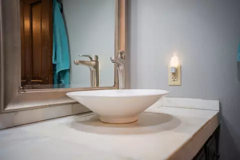 Bath - 15692 E Timberlane Dr, Davis Junction, IL 61020 photo 4 of 5