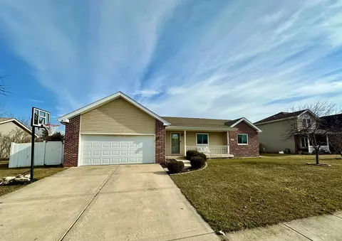586 Sandburg Dr, Manteno, IL 60950