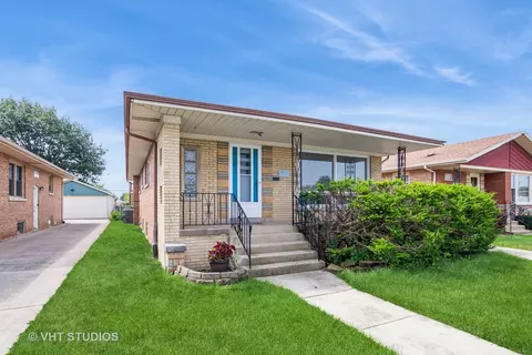 3109 W 100th Pl, Evergreen Park, IL 60805