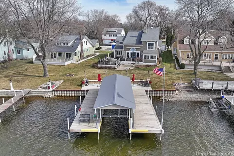 View/Area - 207 S Emerald Dr, Mchenry, IL 60051 photo 7 of 11