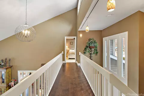 Entry Way - 207 S Emerald Dr, Mchenry, IL 60051 photo 4 of 4