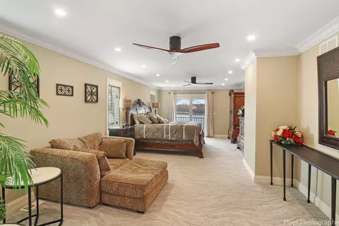 Living - 207 S Emerald Dr, Mchenry, IL 60051 photo 7 of 10