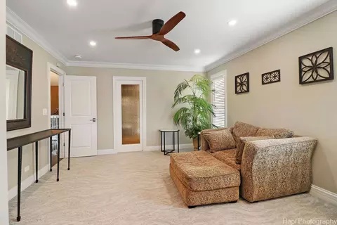 Living - 207 S Emerald Dr, Mchenry, IL 60051 photo 8 of 10