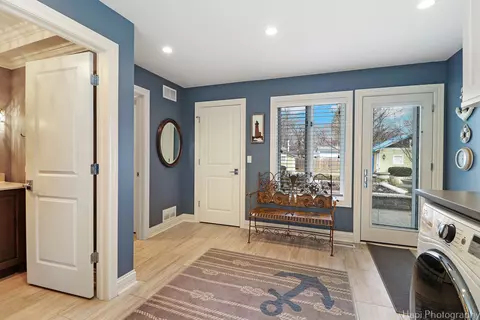 Entry Way - 207 S Emerald Dr, Mchenry, IL 60051 photo 2 of 4